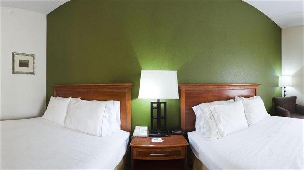 Holiday Inn Express Hotel & Suites Dublin By Ihg Buitenkant foto