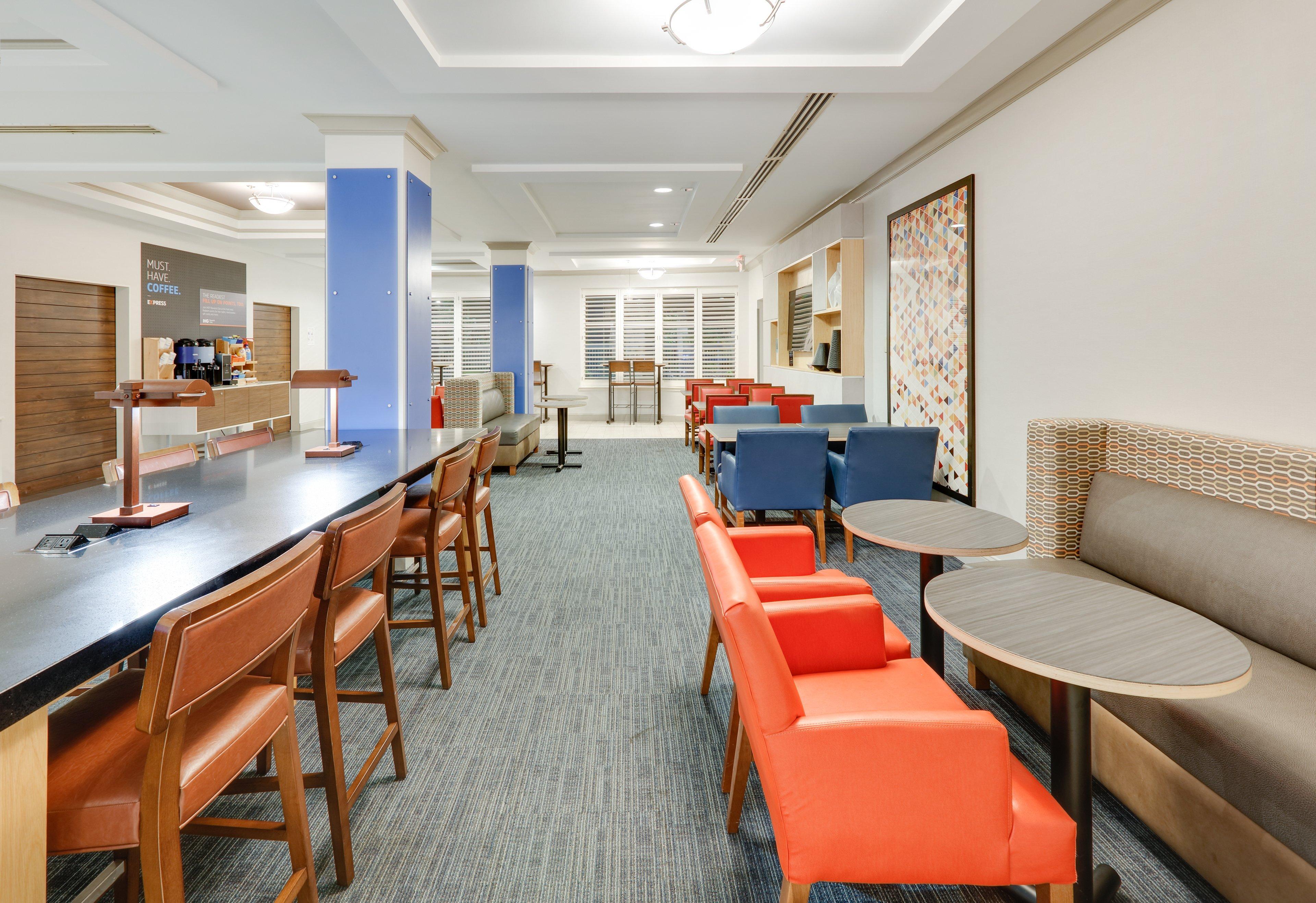 Holiday Inn Express Hotel & Suites Dublin By Ihg Buitenkant foto