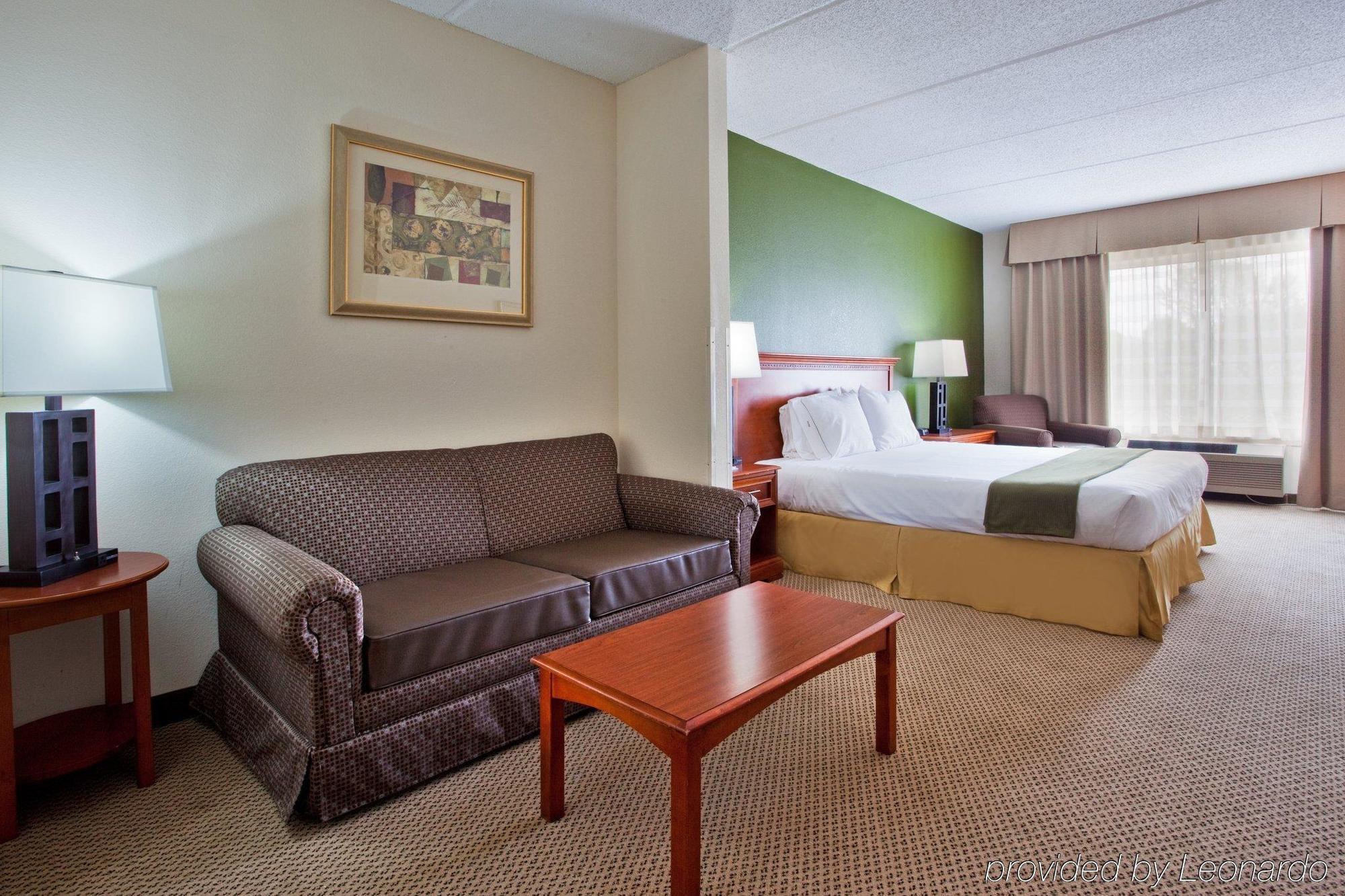 Holiday Inn Express Hotel & Suites Dublin By Ihg Buitenkant foto