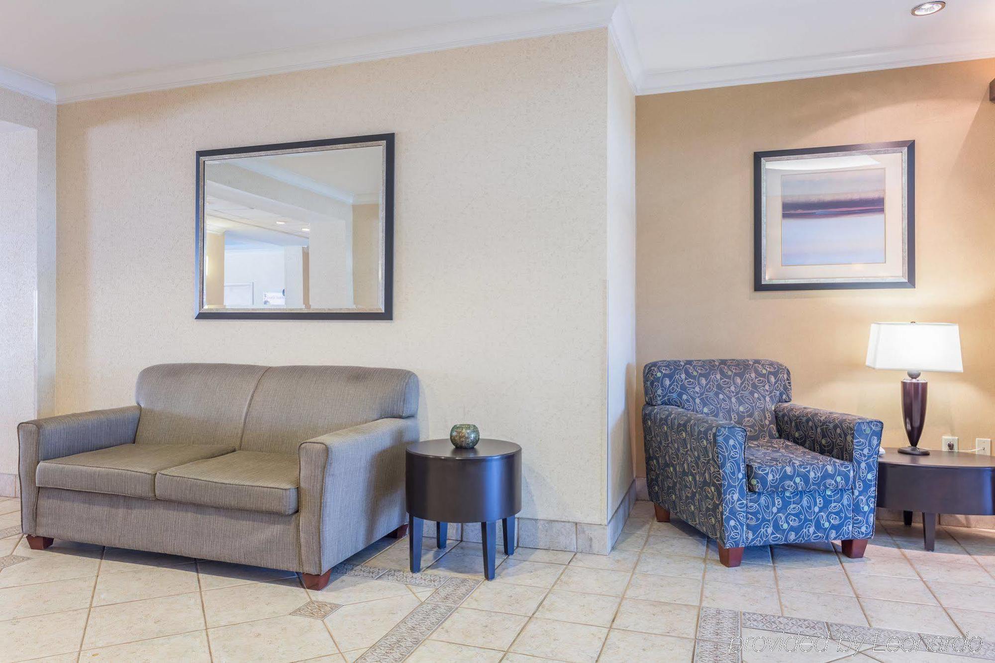 Holiday Inn Express Hotel & Suites Dublin By Ihg Buitenkant foto